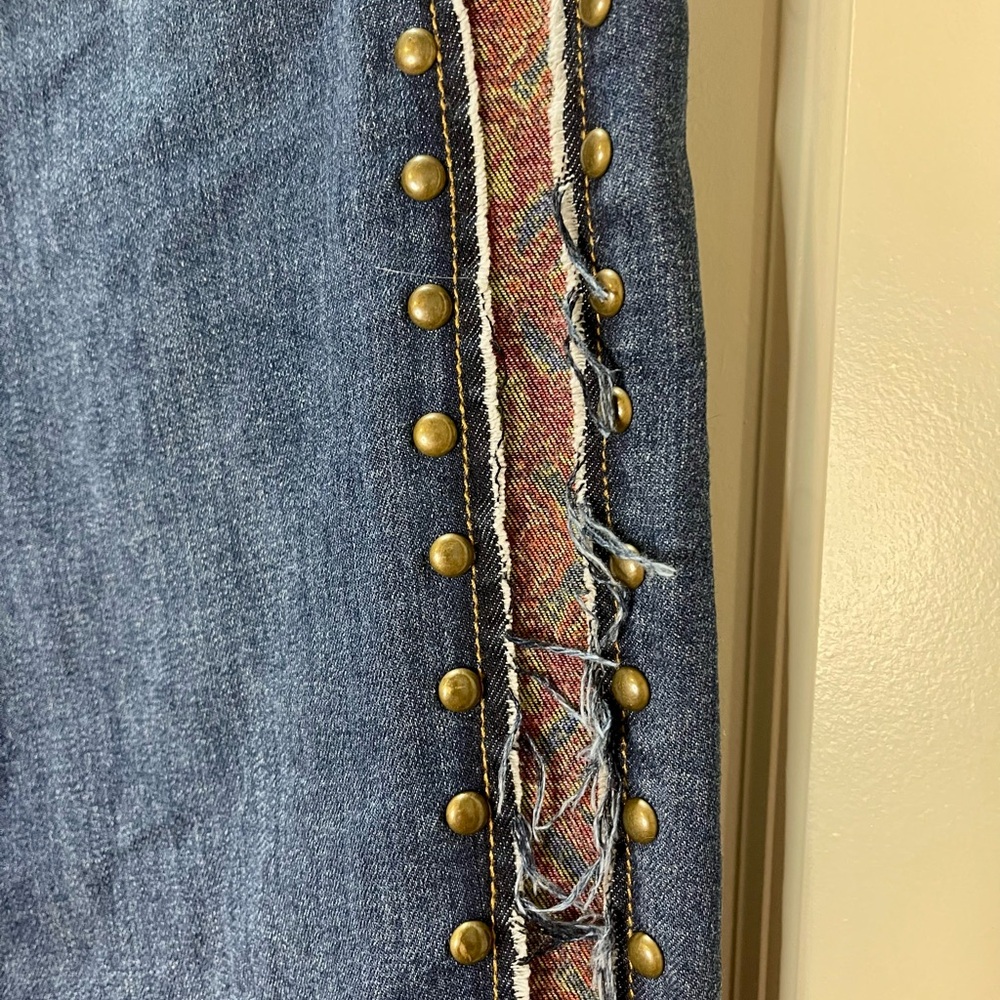 Liverpool LVPL “Collette” Jeans with Grommet Details Raw Hem Size 12 - Picture 3 of 9